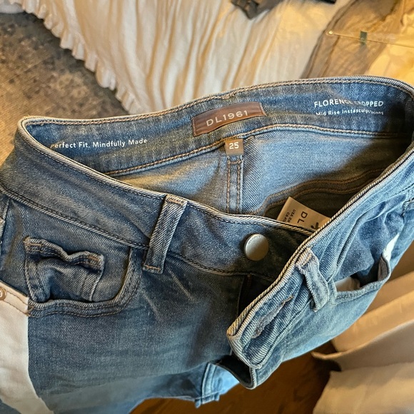 DL1961 Florence Cropped Mid-rise Skinny with White Stripe - Picture 5 of 5